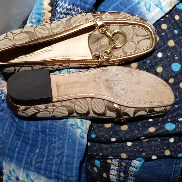 Coach Signature Square-toed Loafers Gold 8M - Picture 4 of 7